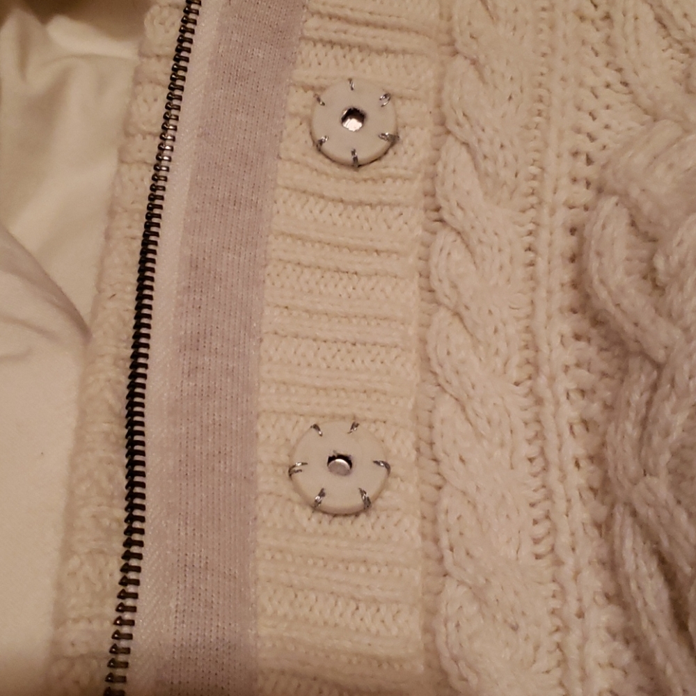 Sweater - Picture 6 of 8
